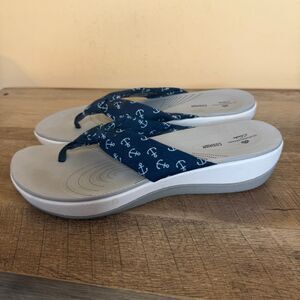 CLARKS Arla Glison Navy Anchors Flip Flops Thong Summer Coastal size 11 shoes